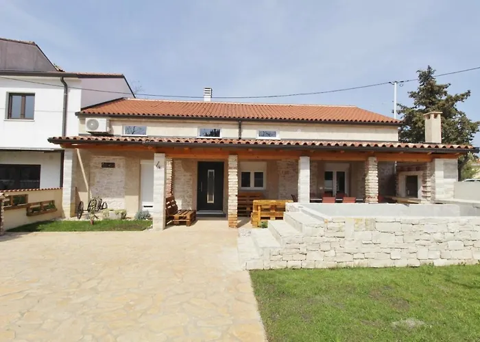 Villa Alina With Pool